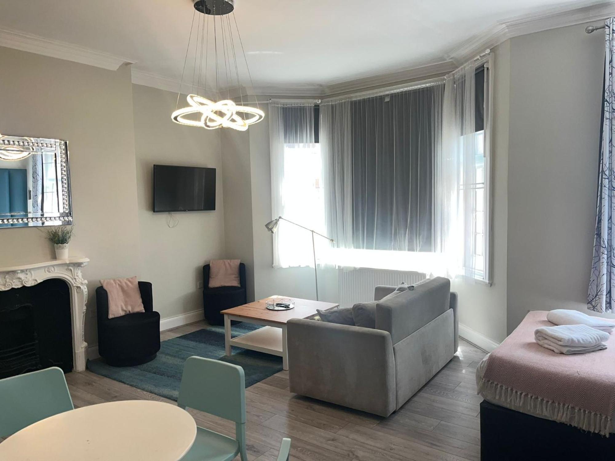 Apartments In The Heart Of High Street Kensington London Room photo